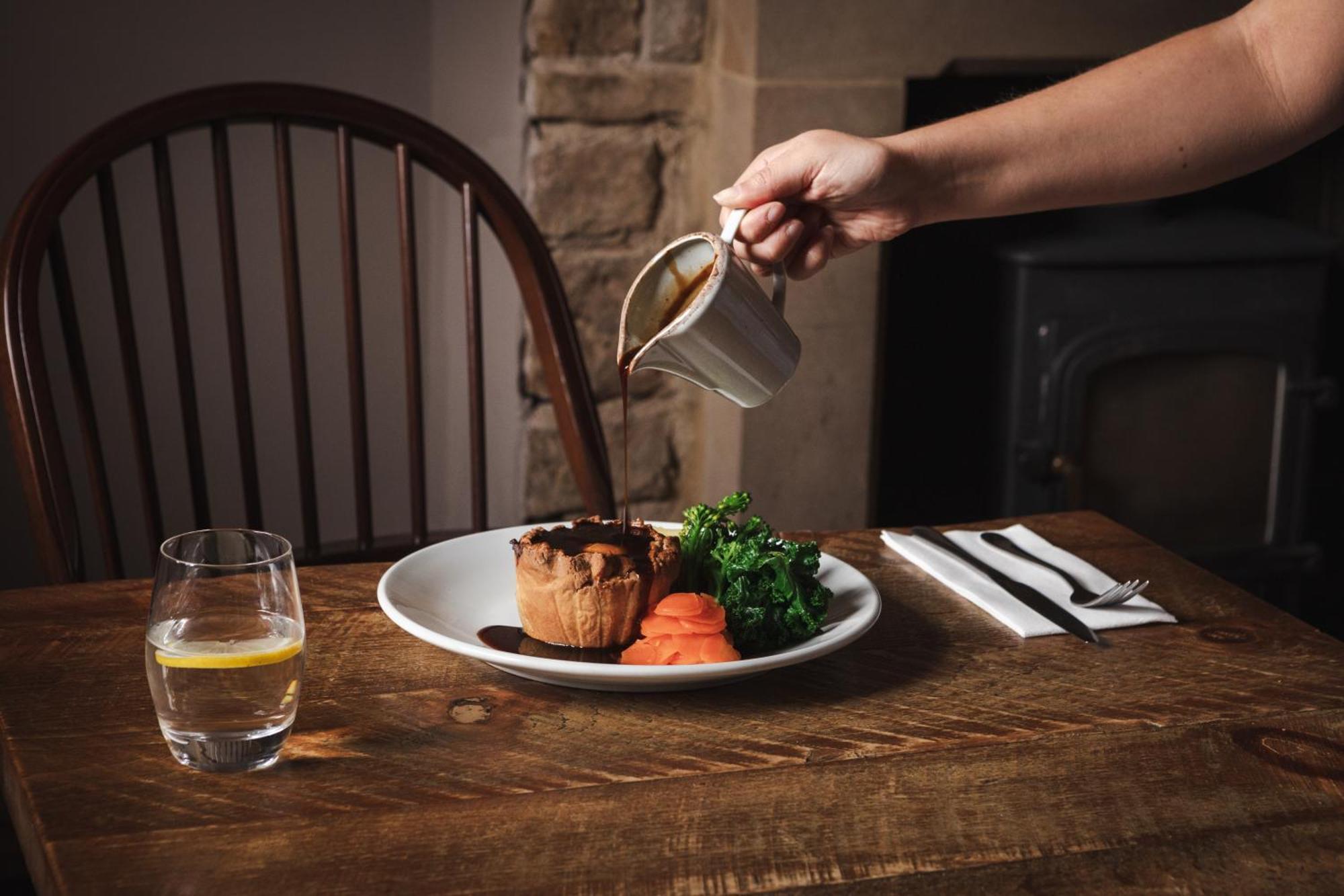 The Pilsley Inn - Chatsworth Baslow Exteriör bild