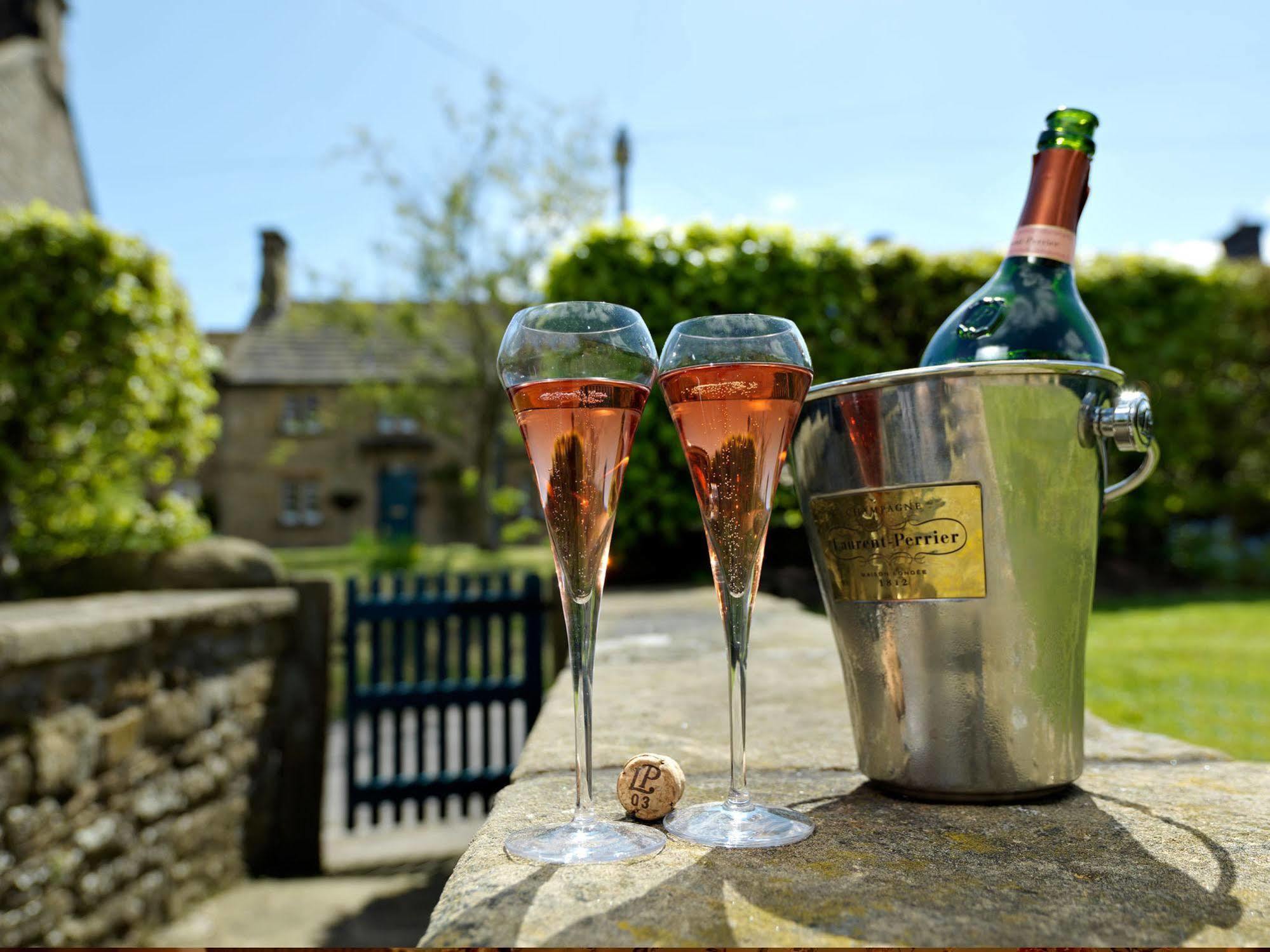The Pilsley Inn - Chatsworth Baslow Exteriör bild